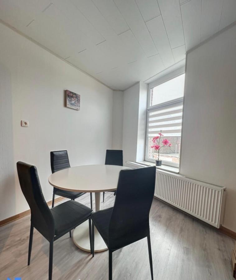 Charbonnel 1 B Charleroi-Airport Apartment ภายนอก รูปภาพ