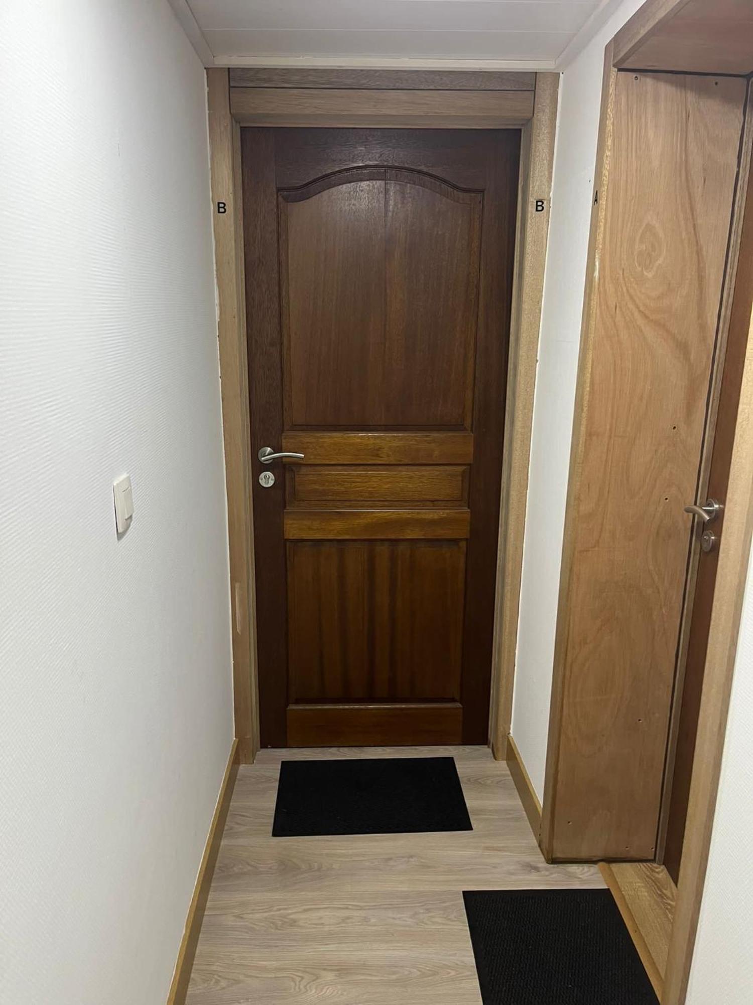 Charbonnel 1 B Charleroi-Airport Apartment ภายนอก รูปภาพ